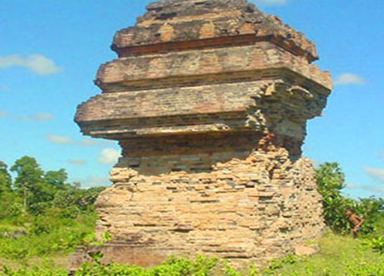 attraction-Phnom Preah Theat Temple In Thmey Village 2.jpg